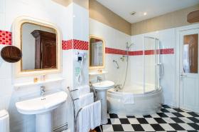 Hôtel de l'Abeille - photo 11