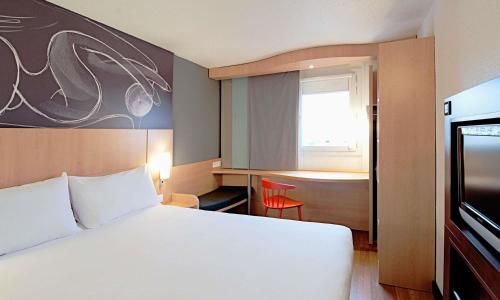 ibis Orleans Centre Gare - photo 2