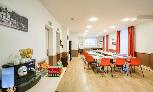 Campanile Orléans Centre Gare - photo 2